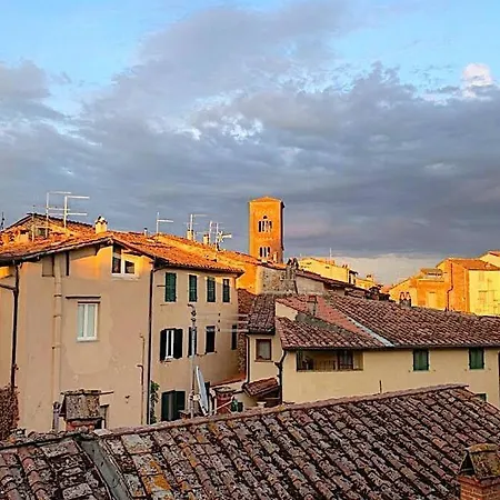 Il Mazzocchio In Piazza Anfiteatro * Lucca